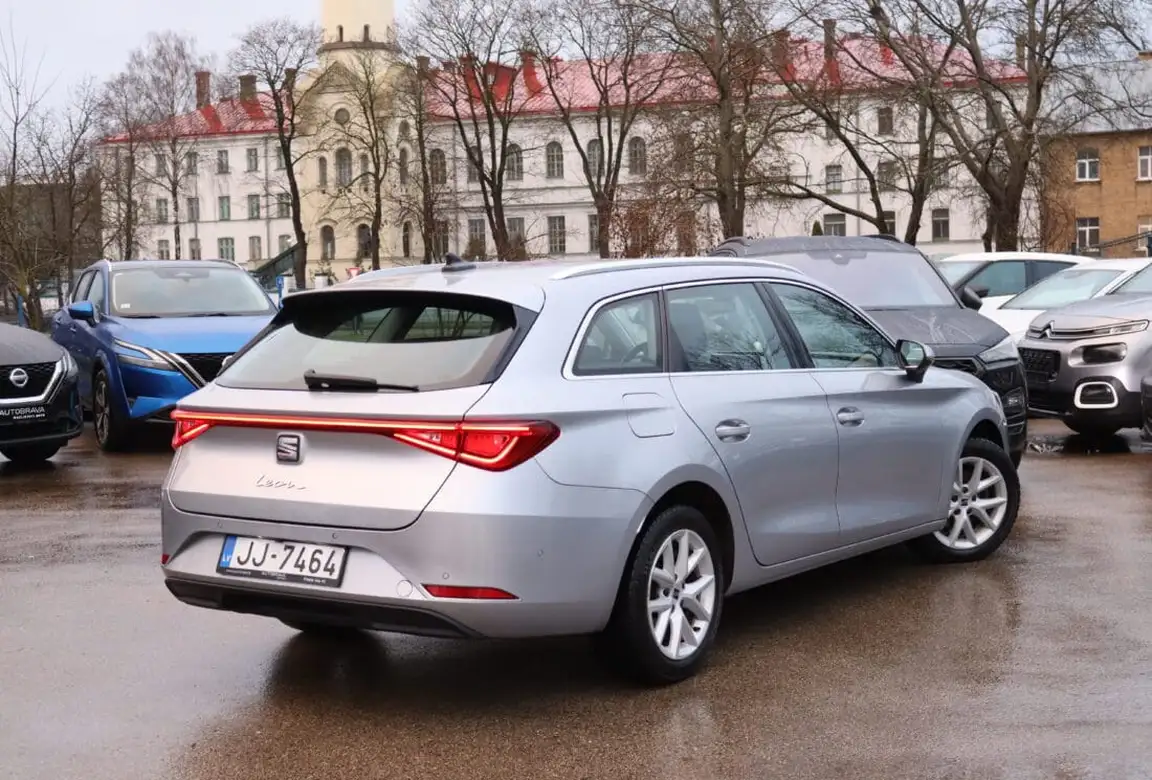 SEAT LEON
