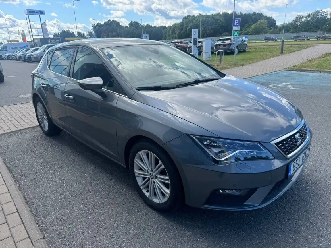 SEAT LEON