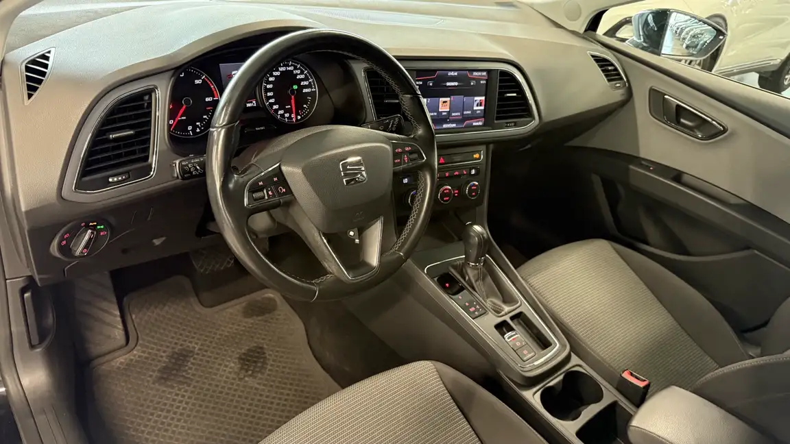 SEAT LEON