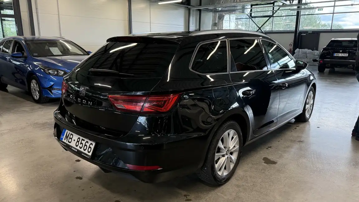 SEAT LEON