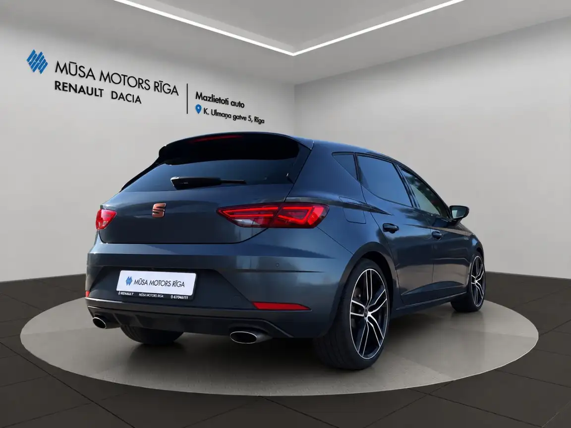 SEAT LEON