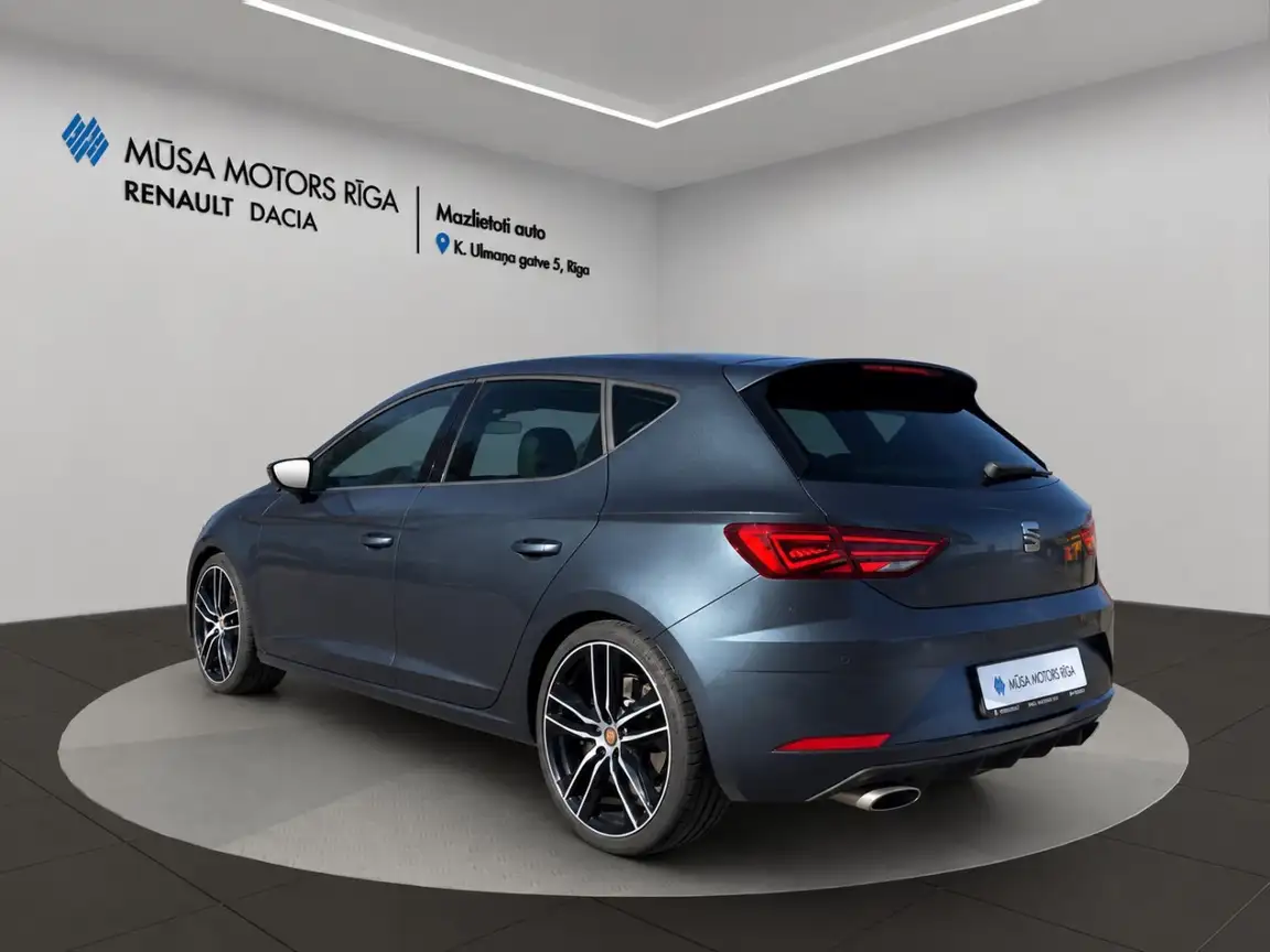 SEAT LEON