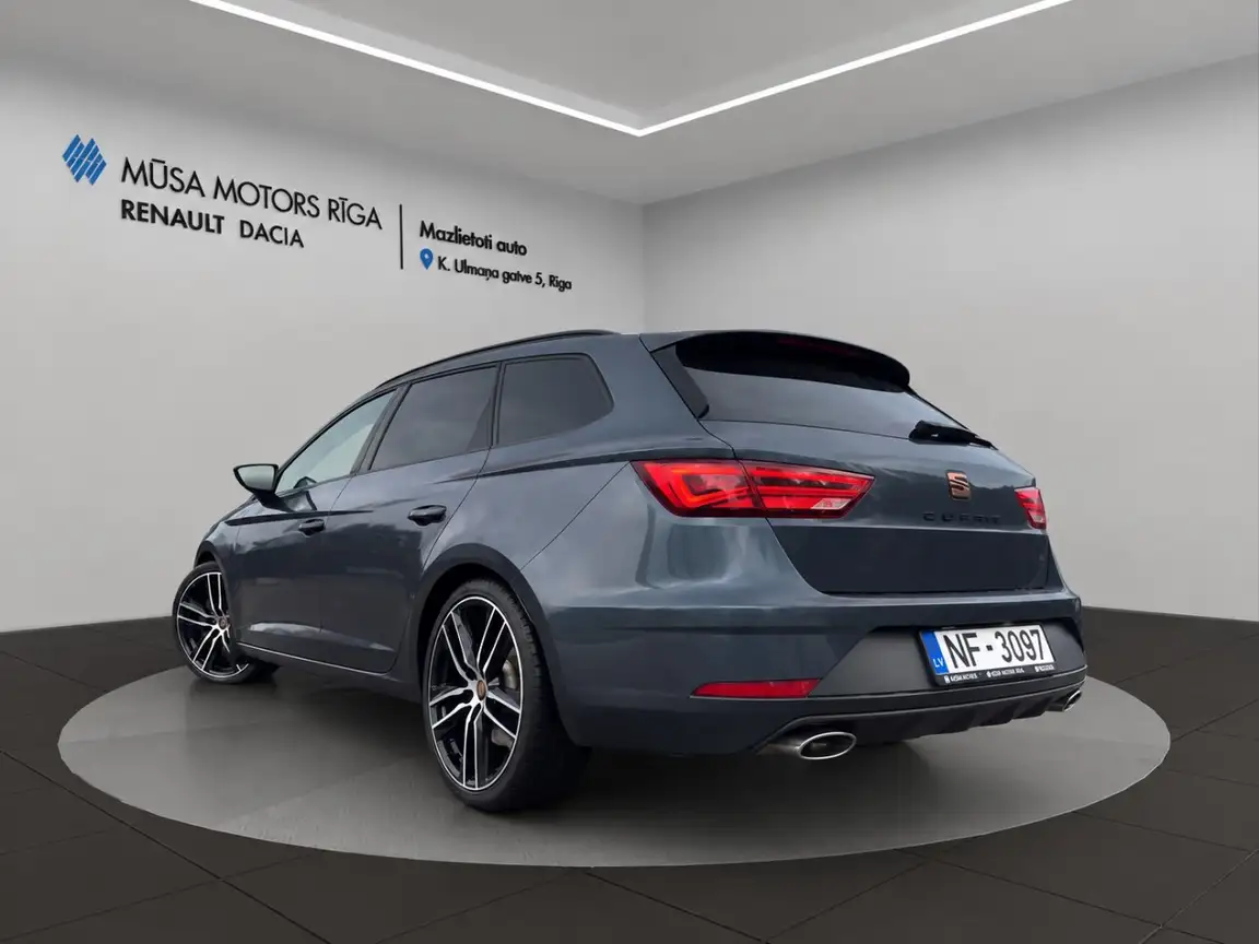 SEAT LEON