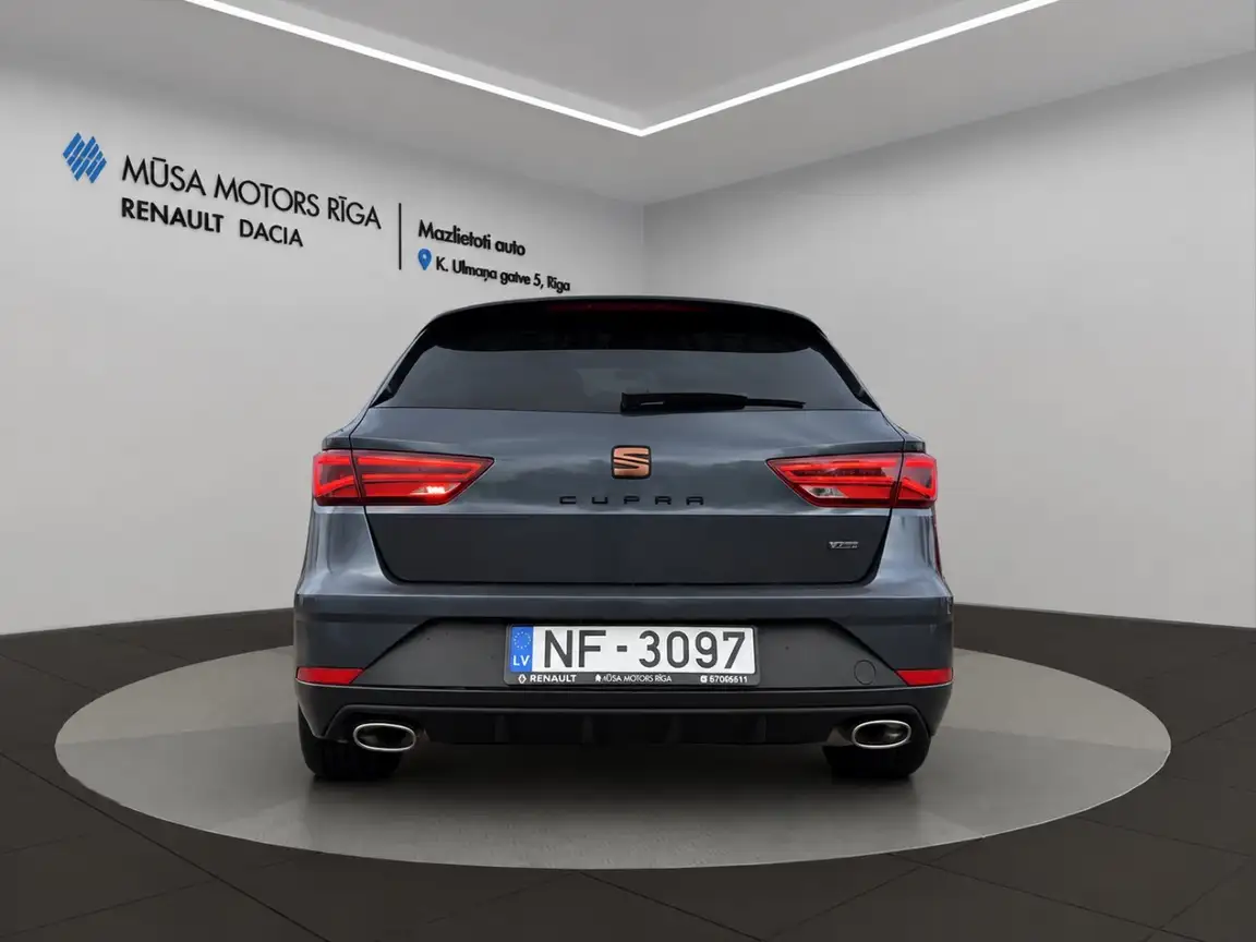 SEAT LEON
