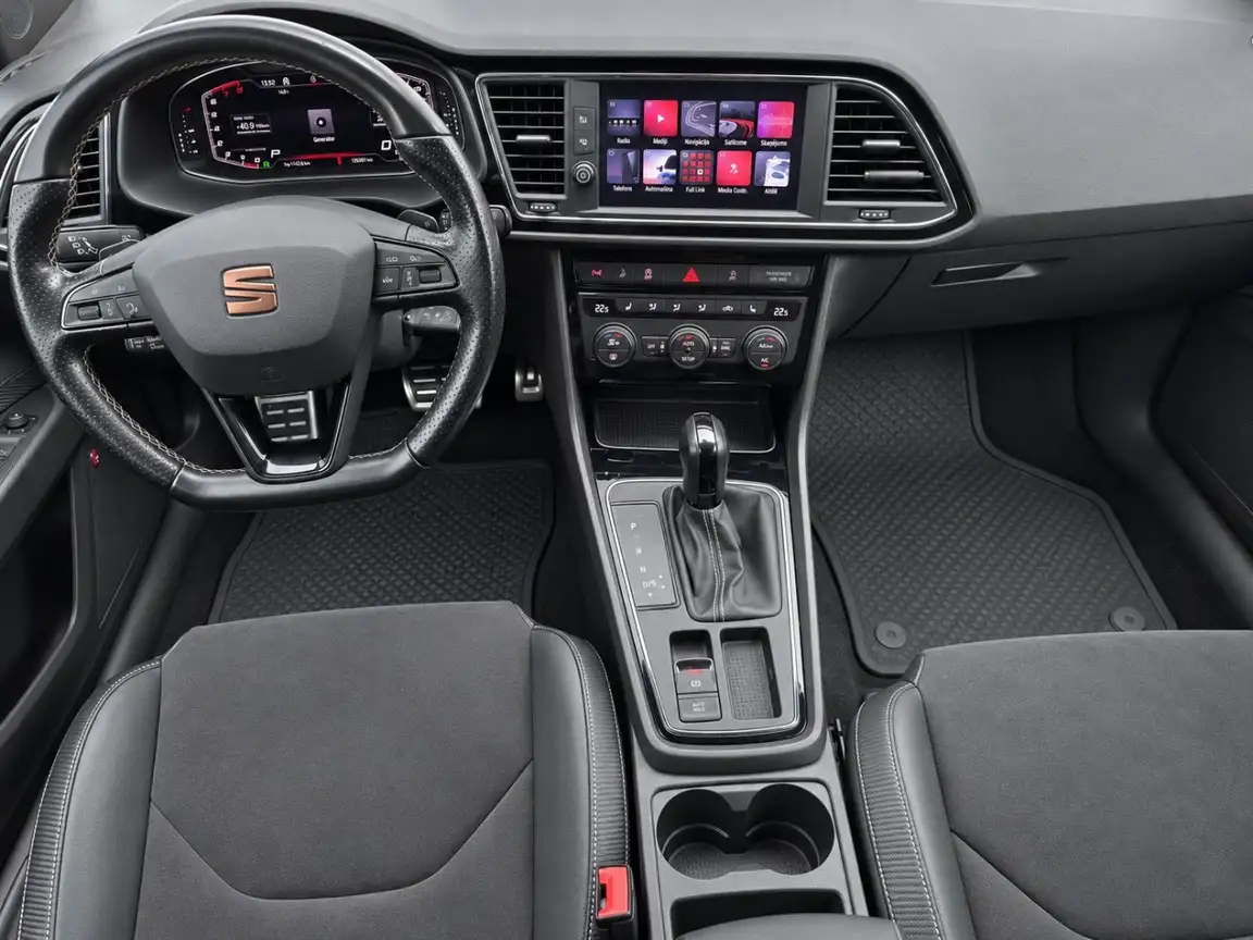 SEAT LEON
