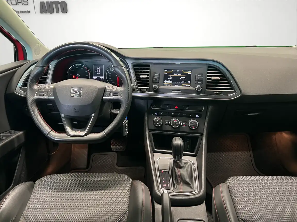 SEAT LEON