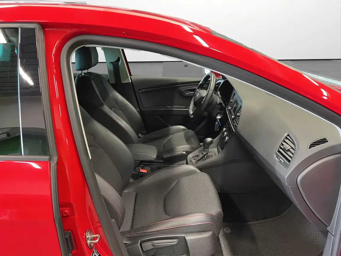 SEAT LEON