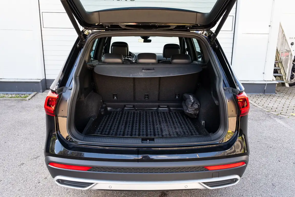 SEAT TARRACO