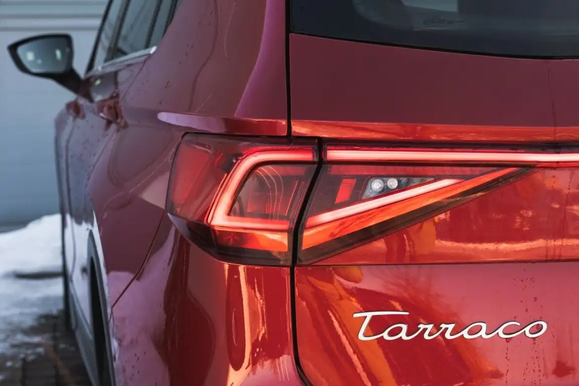 SEAT TARRACO
