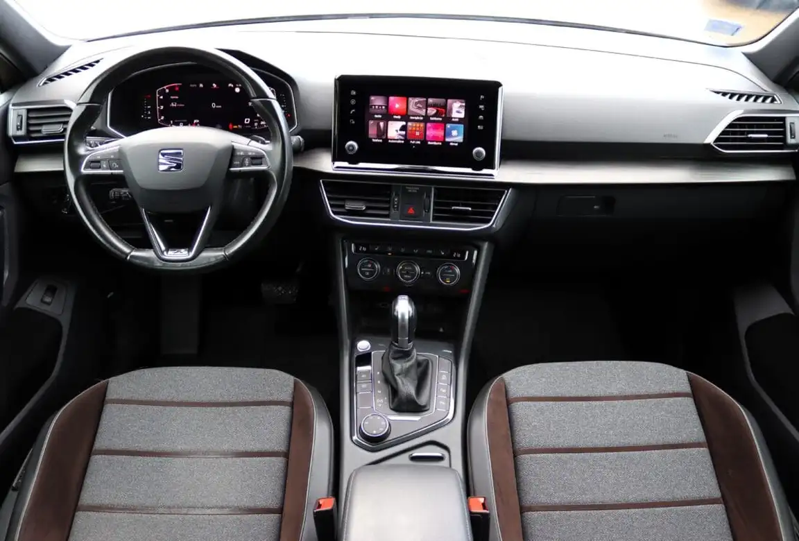 SEAT TARRACO