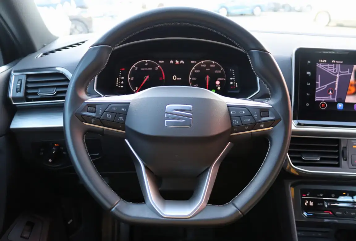 SEAT TARRACO
