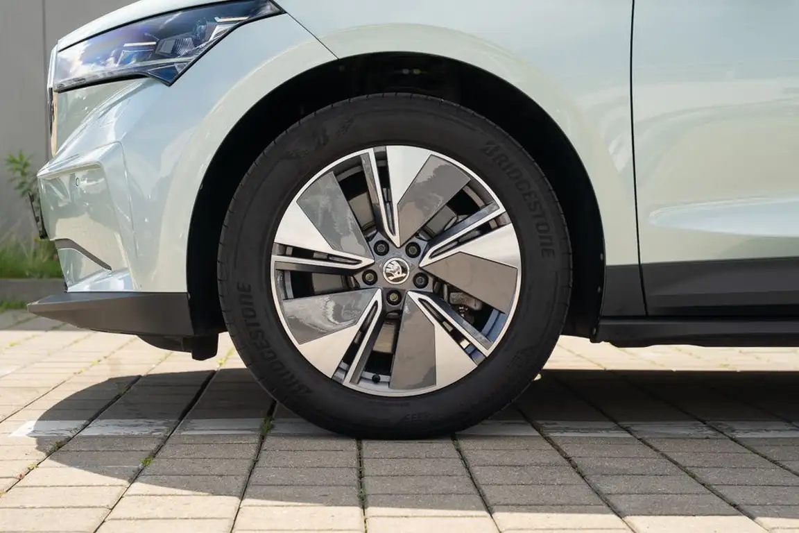 SKODA ENYAQ
