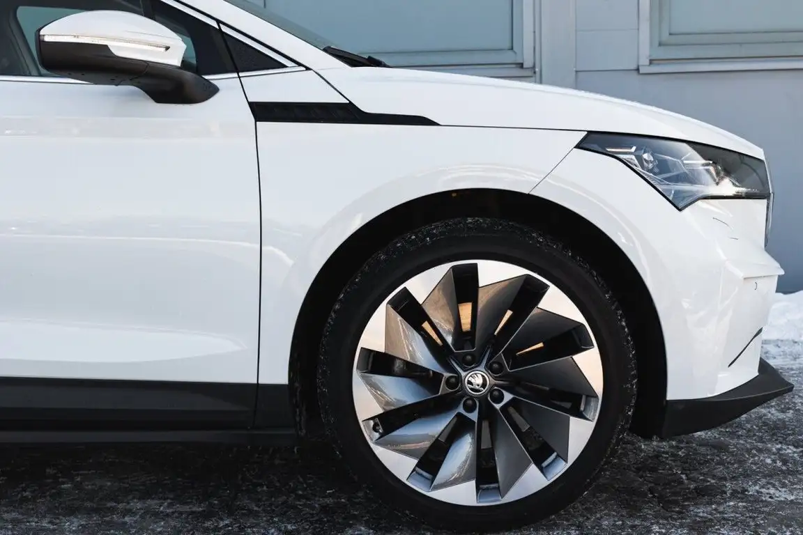 SKODA ENYAQ