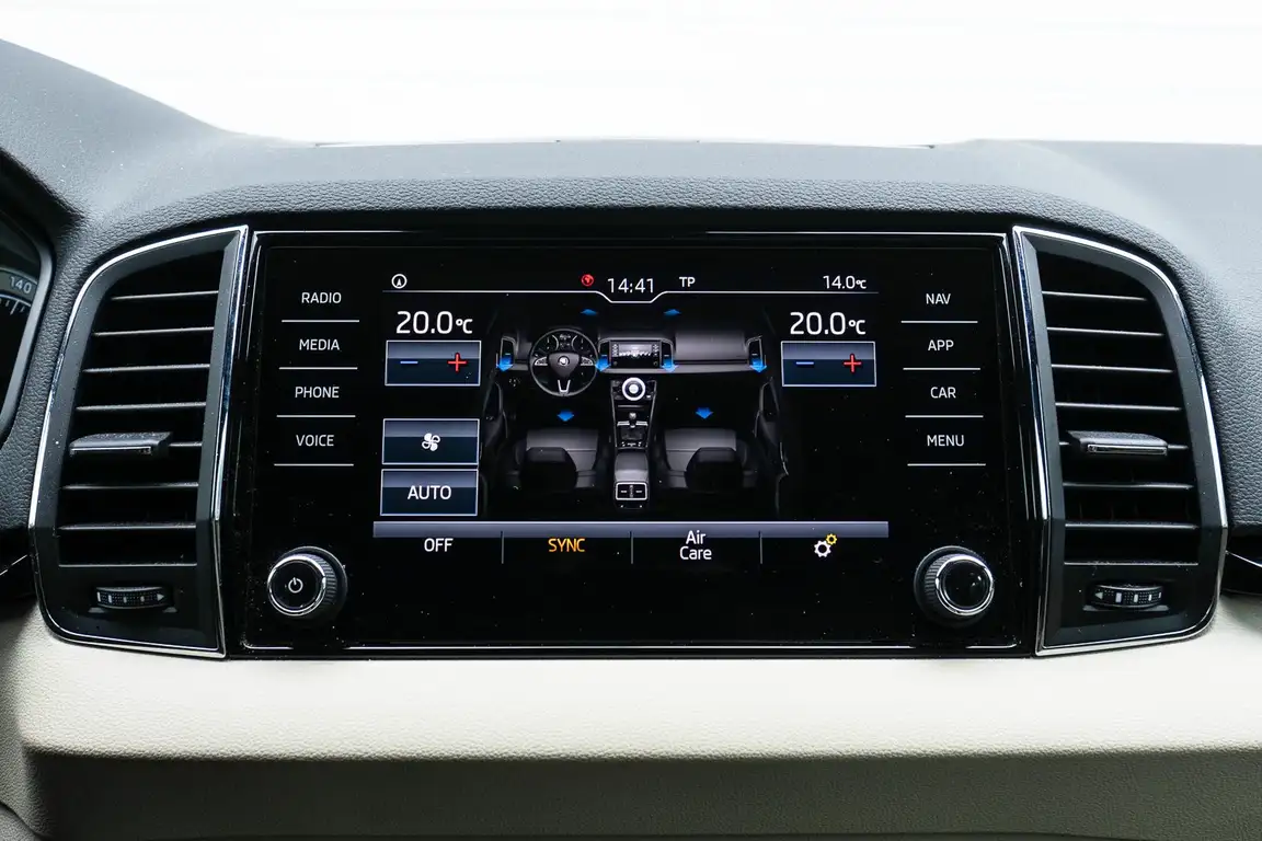 SKODA KAROQ