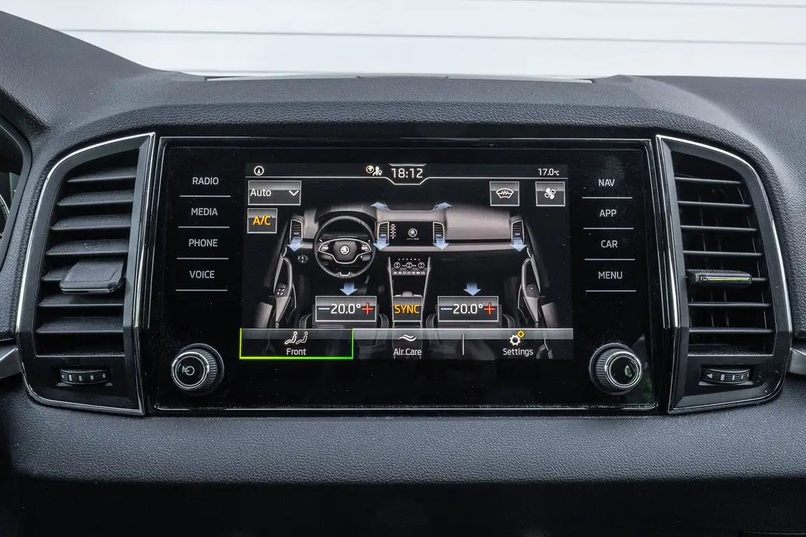SKODA KAROQ