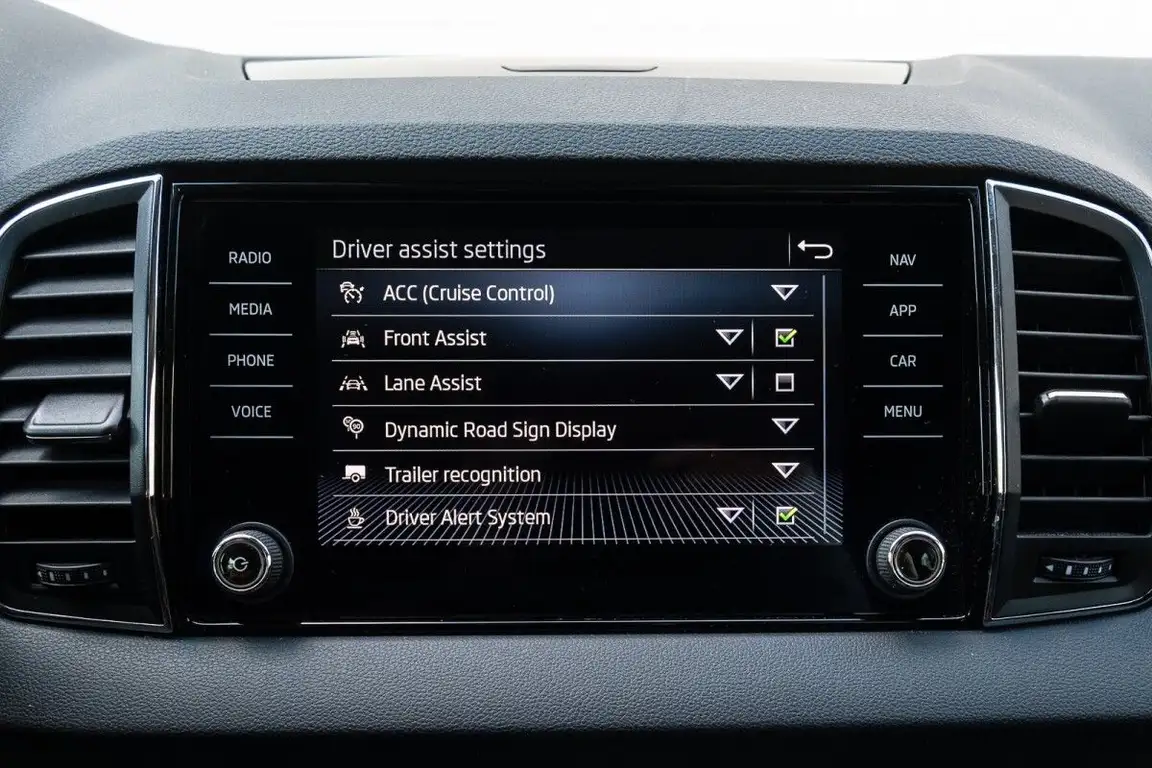 SKODA KAROQ