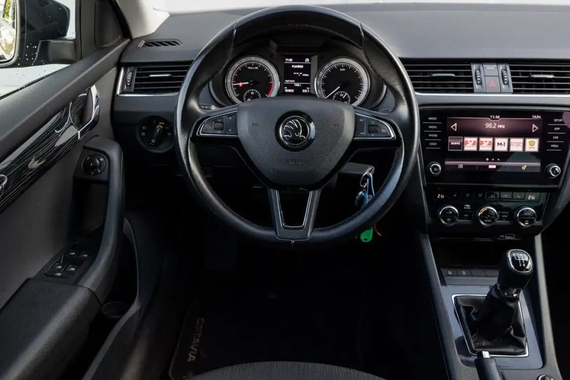 SKODA OCTAVIA