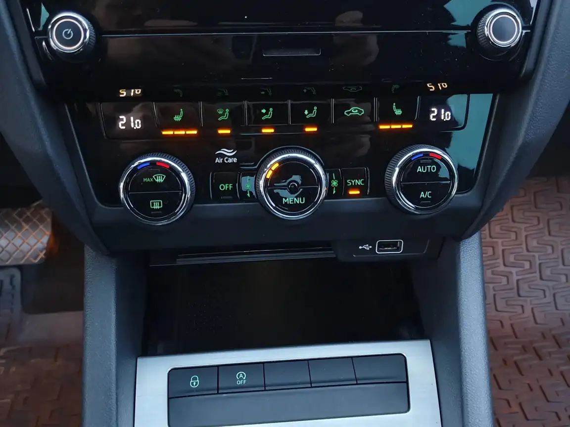 SKODA OCTAVIA