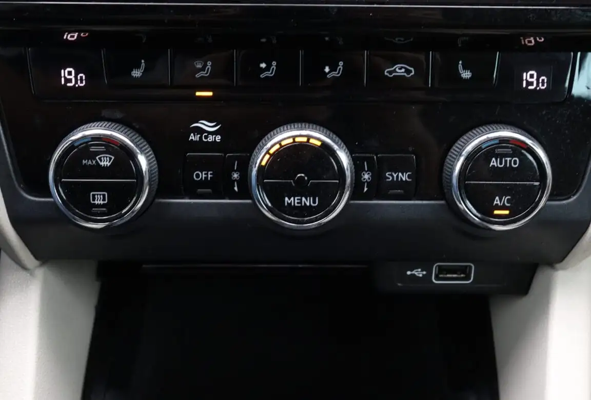 SKODA OCTAVIA