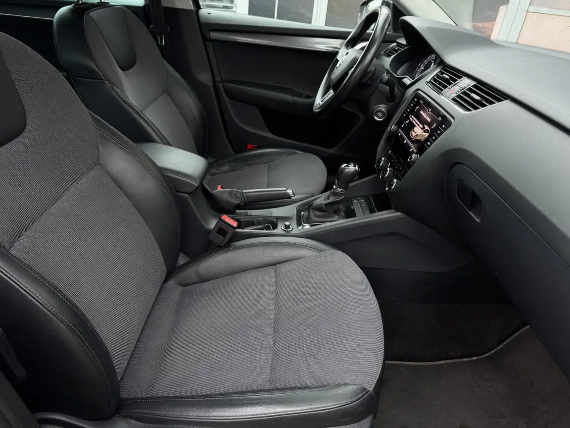 SKODA OCTAVIA