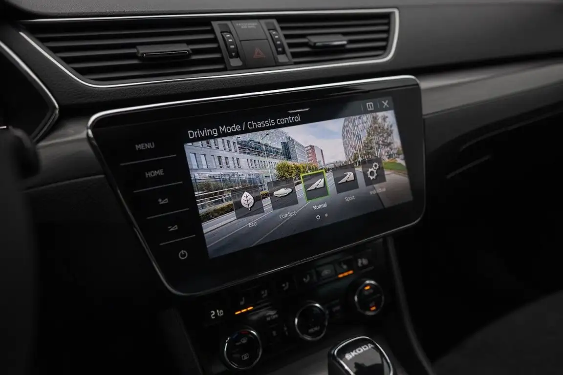SKODA SUPERB