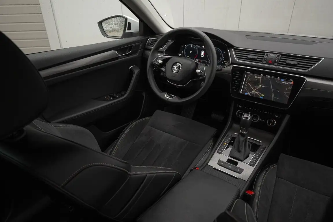 SKODA SUPERB