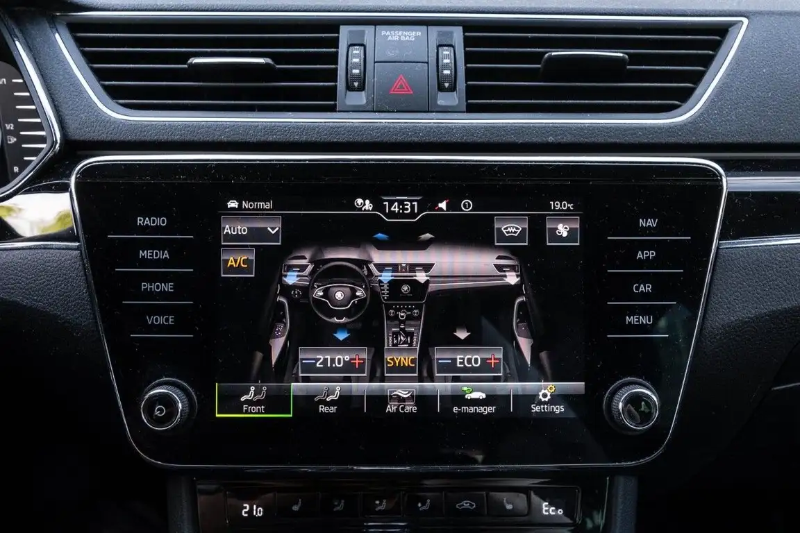 SKODA SUPERB