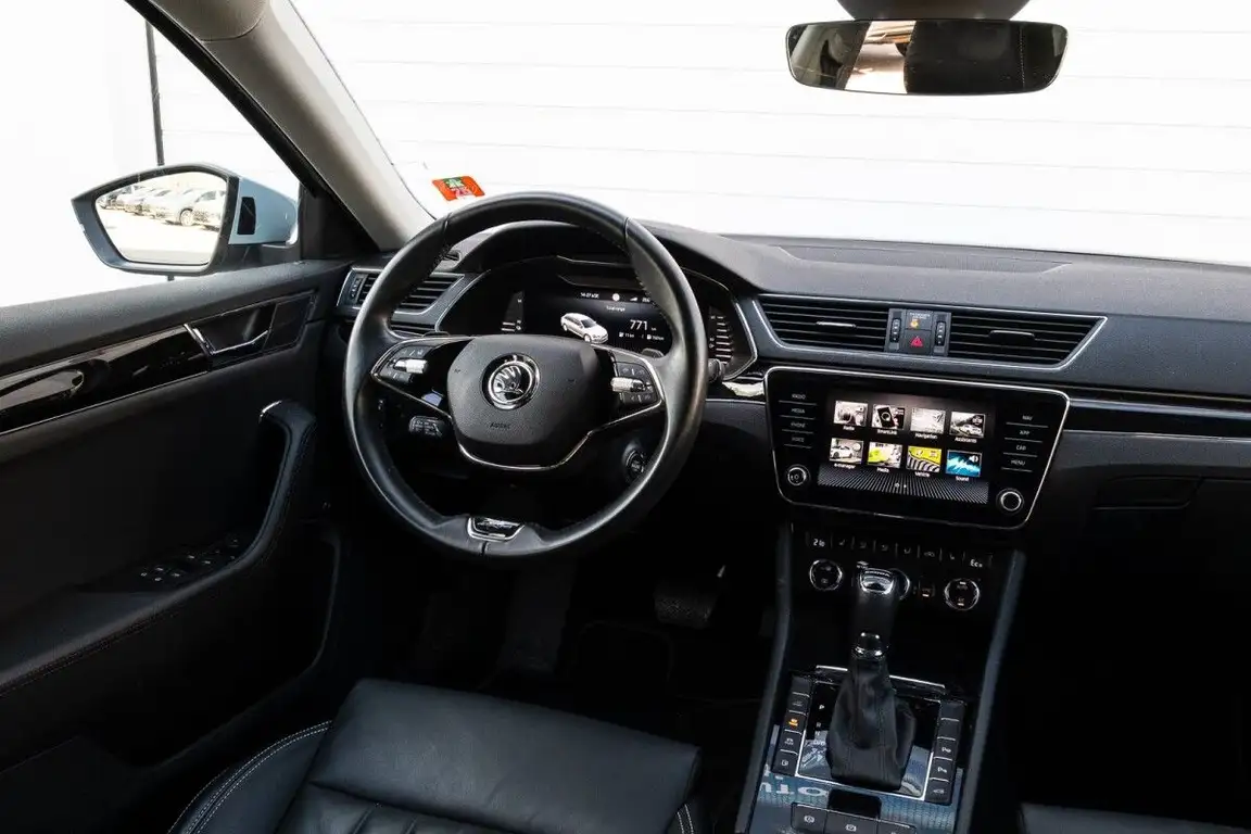 SKODA SUPERB