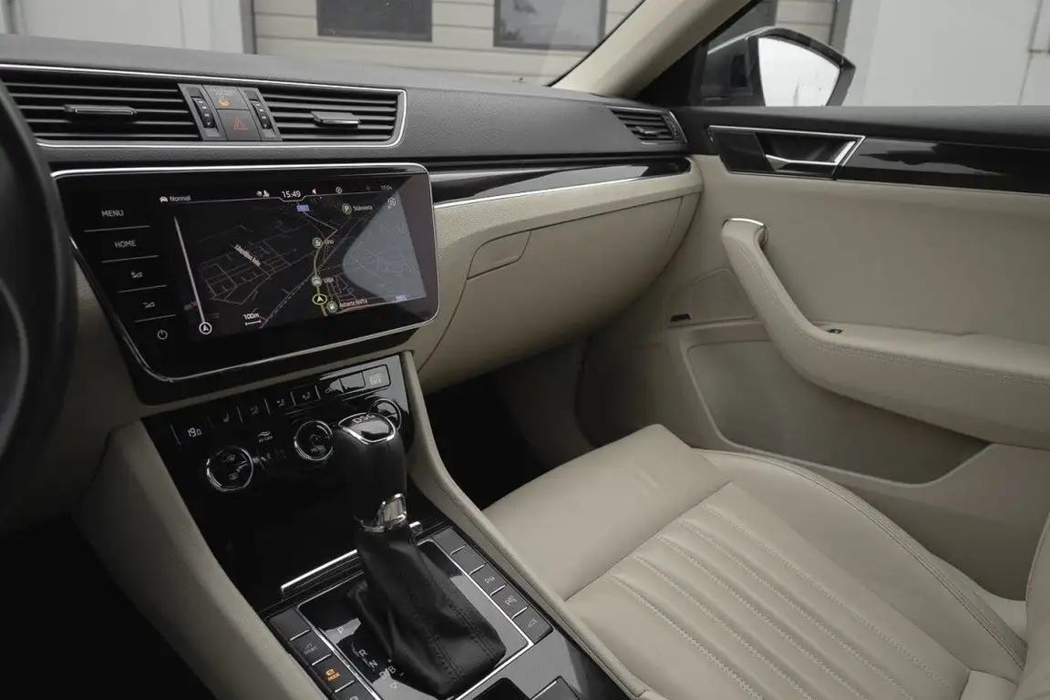 SKODA SUPERB