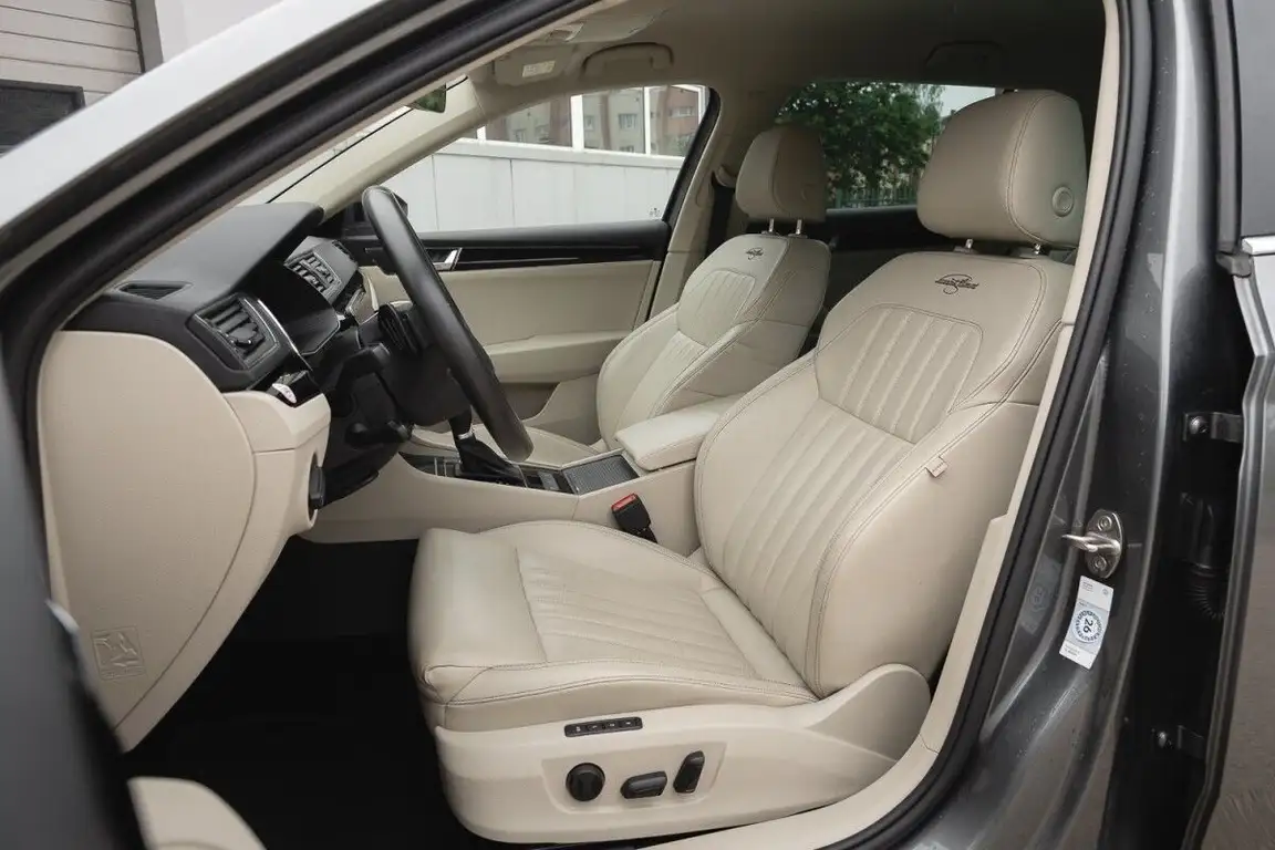 SKODA SUPERB