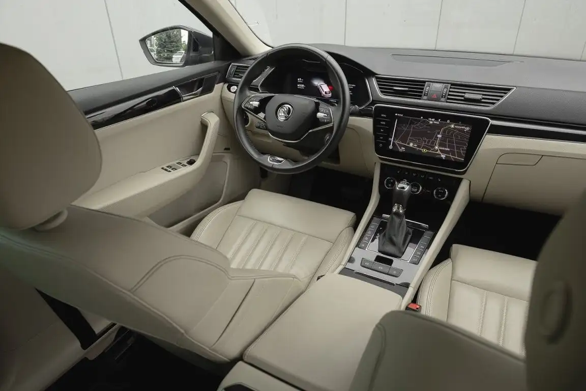 SKODA SUPERB