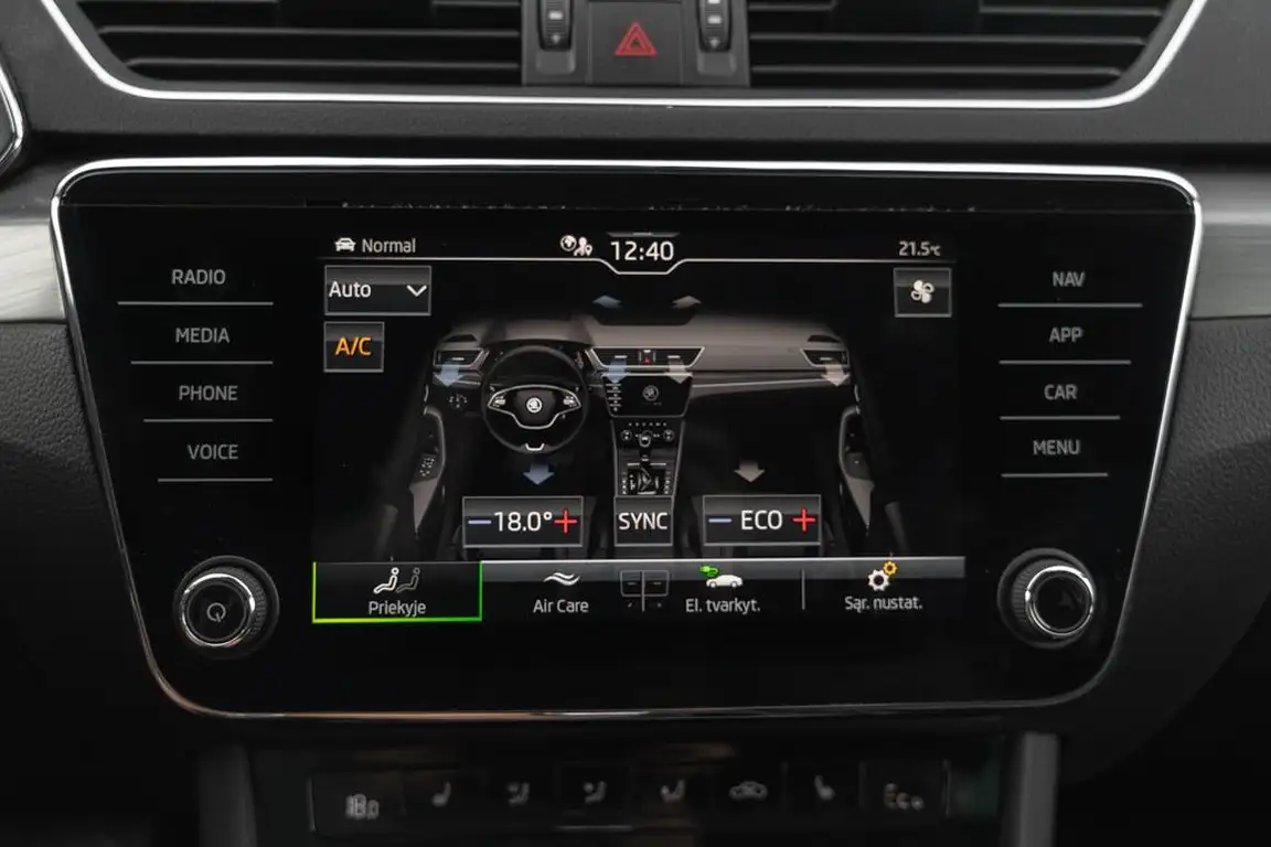 SKODA SUPERB