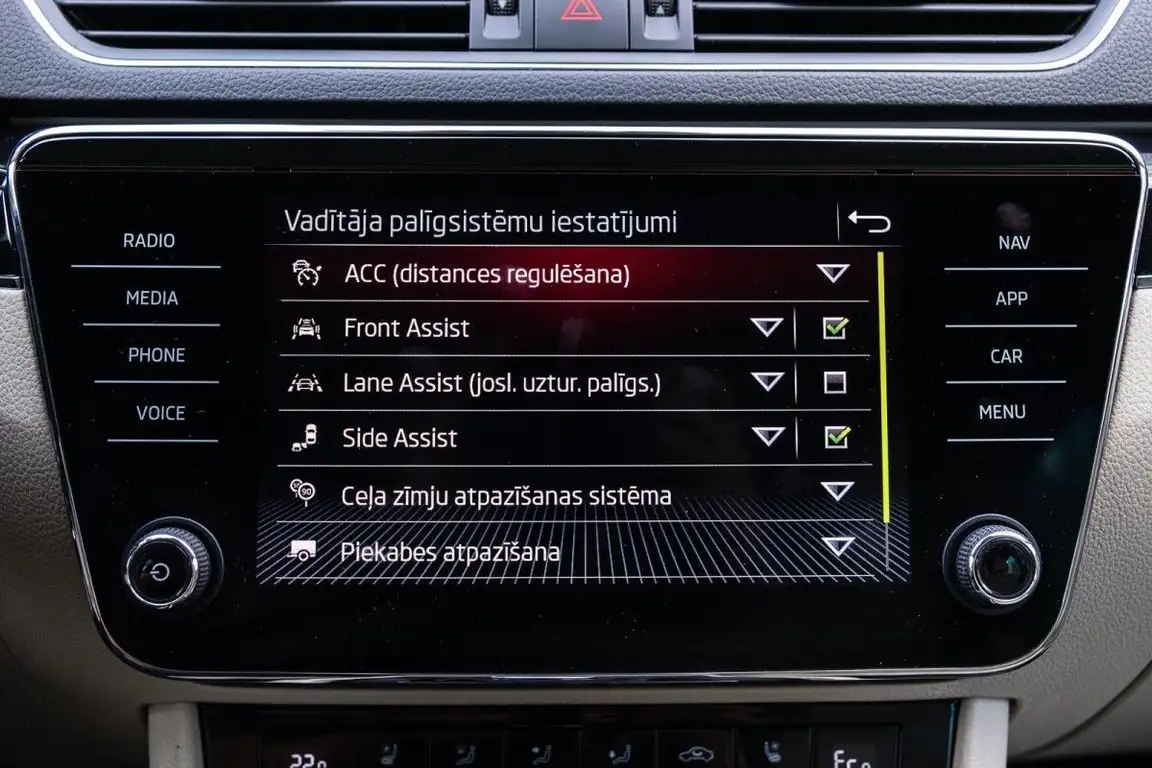 SKODA SUPERB