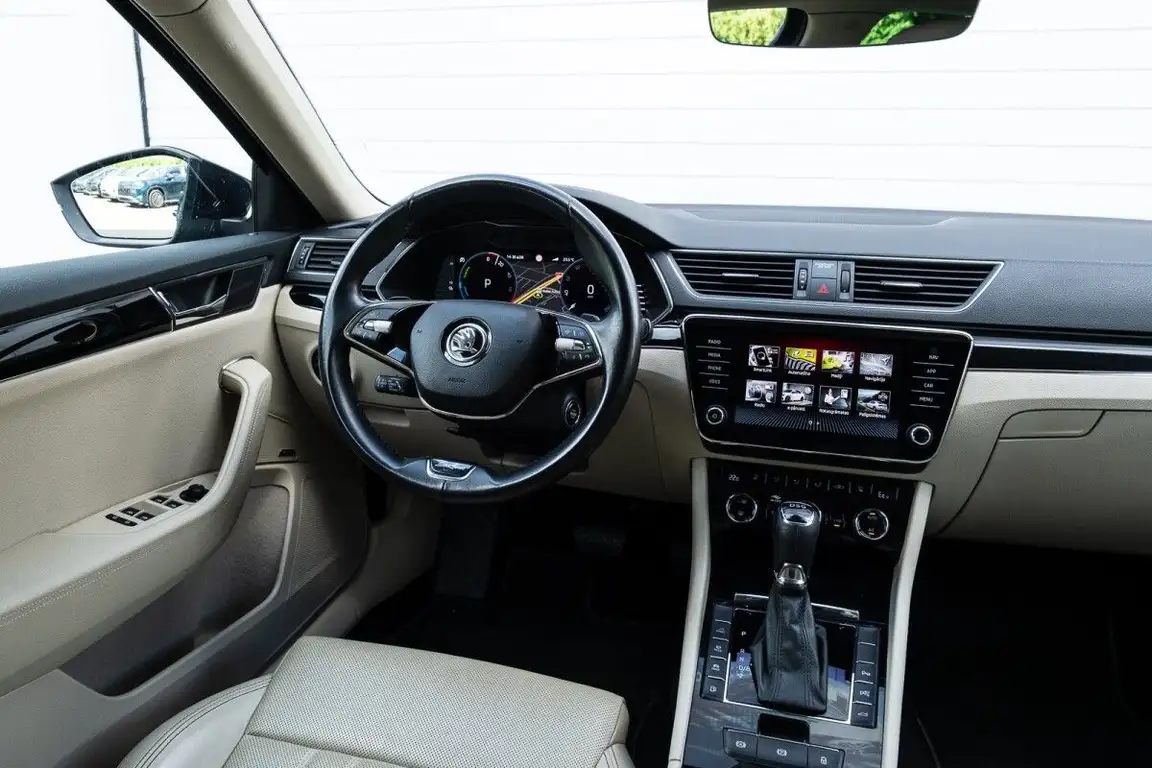 SKODA SUPERB