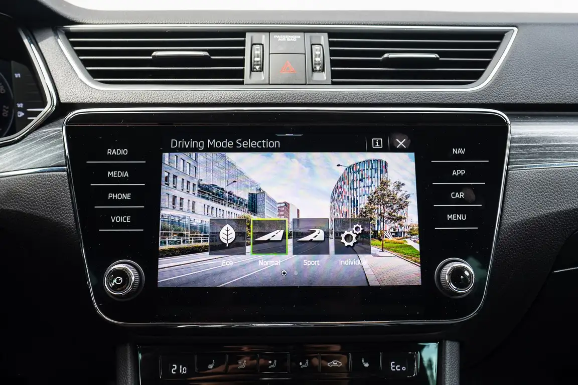 SKODA SUPERB