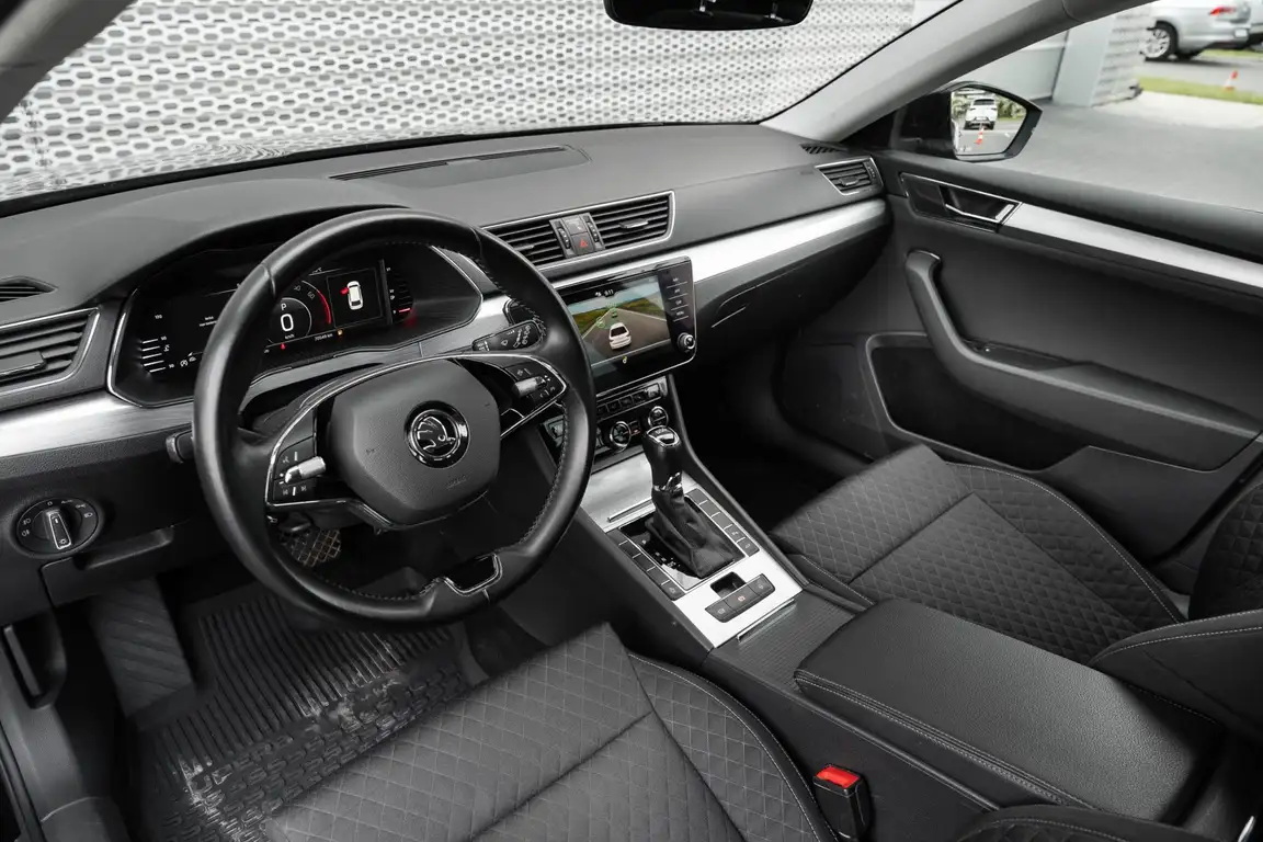SKODA SUPERB