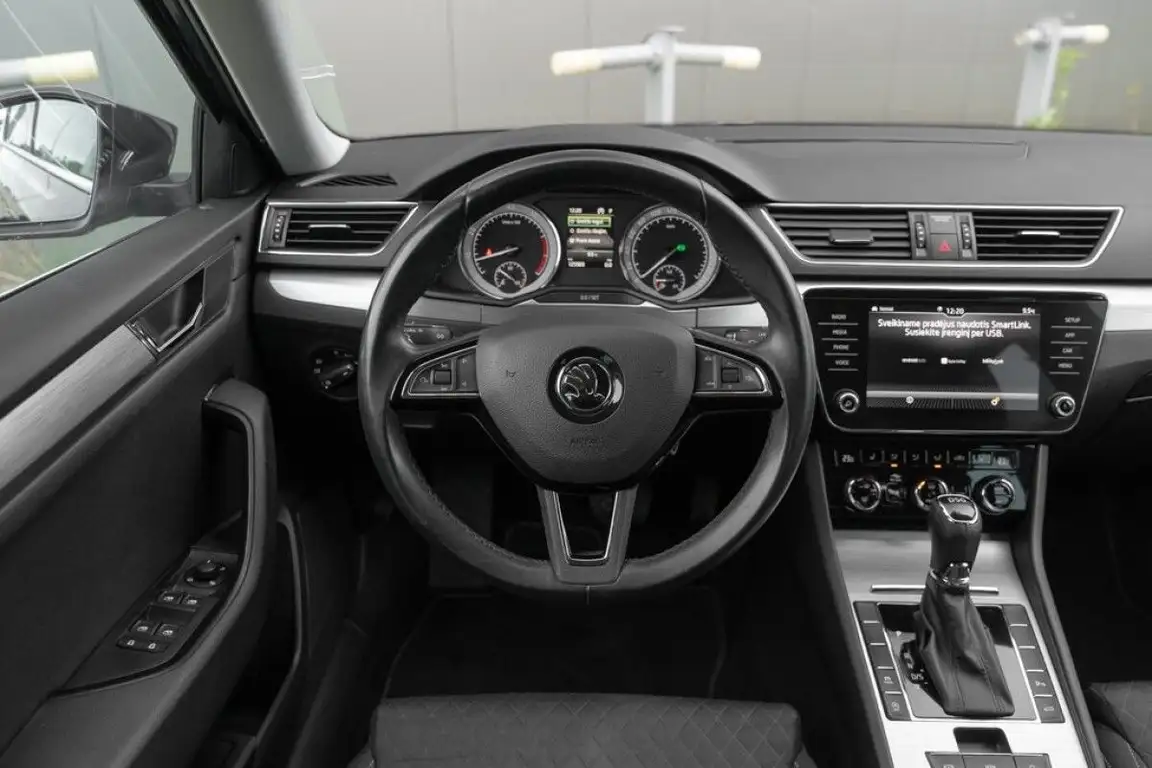 SKODA SUPERB