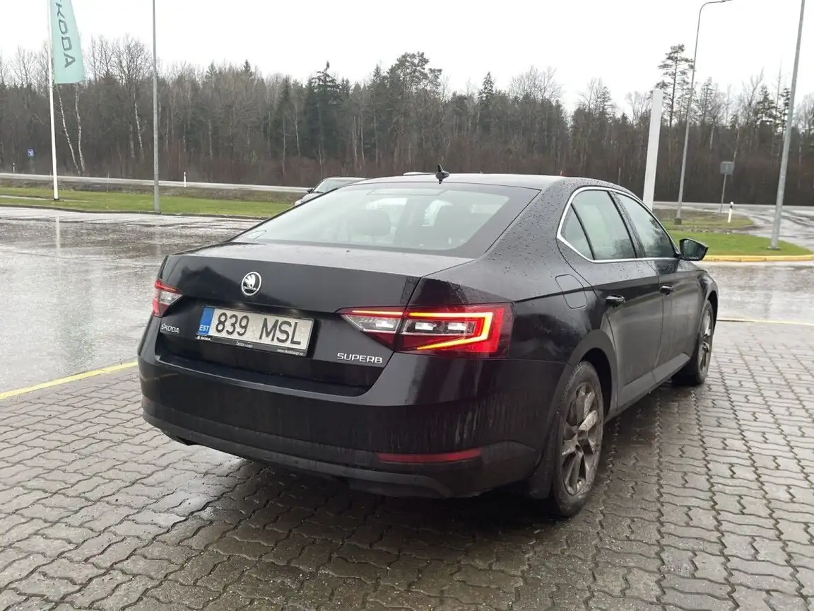 SKODA SUPERB