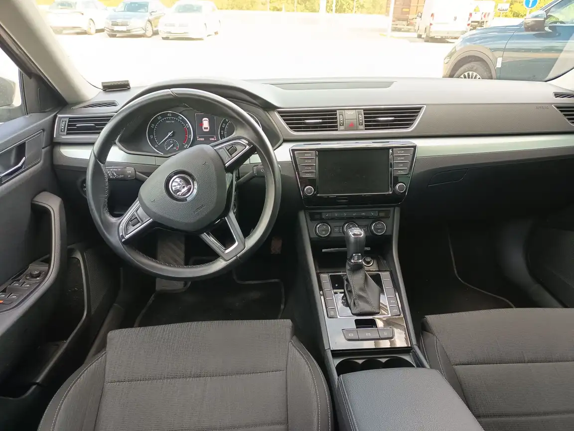 SKODA SUPERB