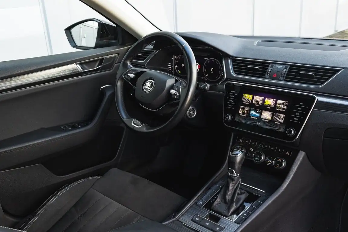 SKODA SUPERB