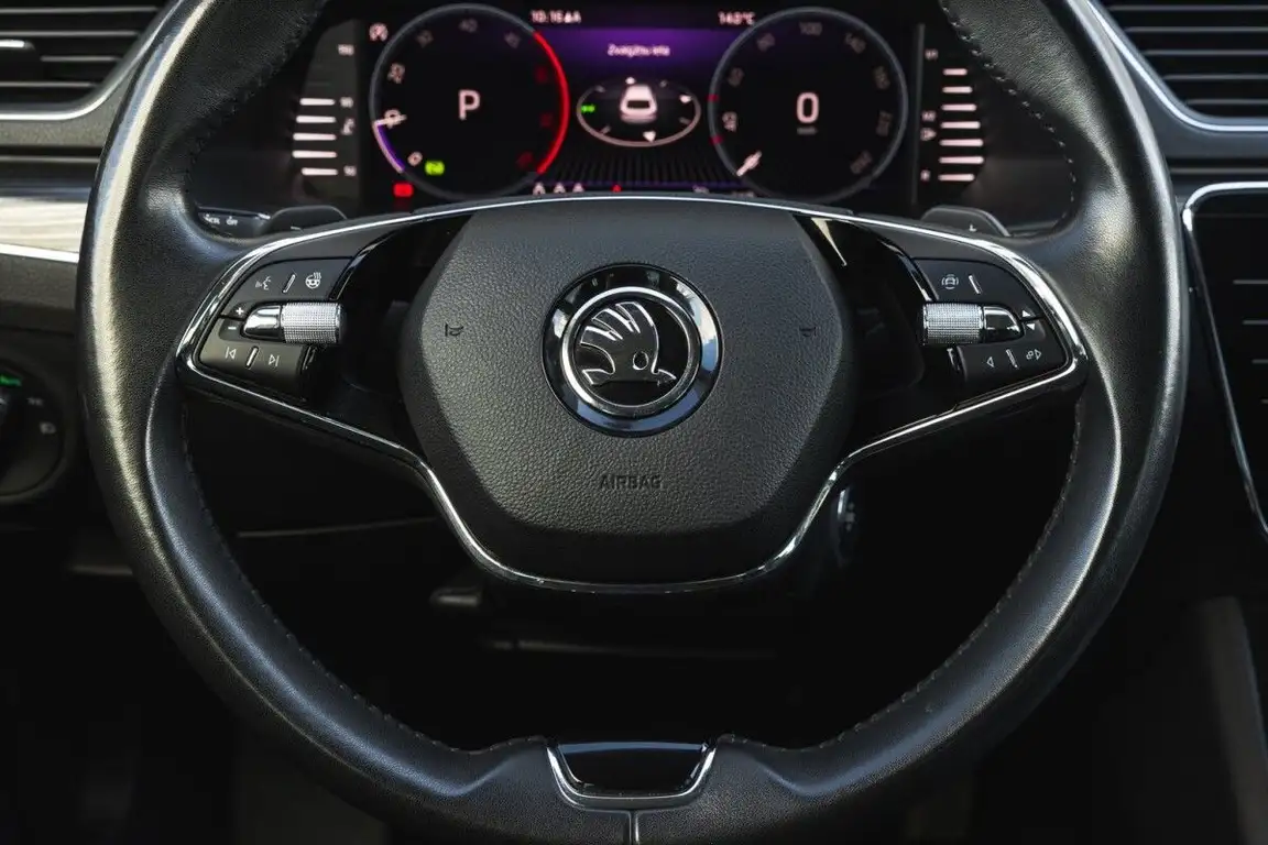 SKODA SUPERB