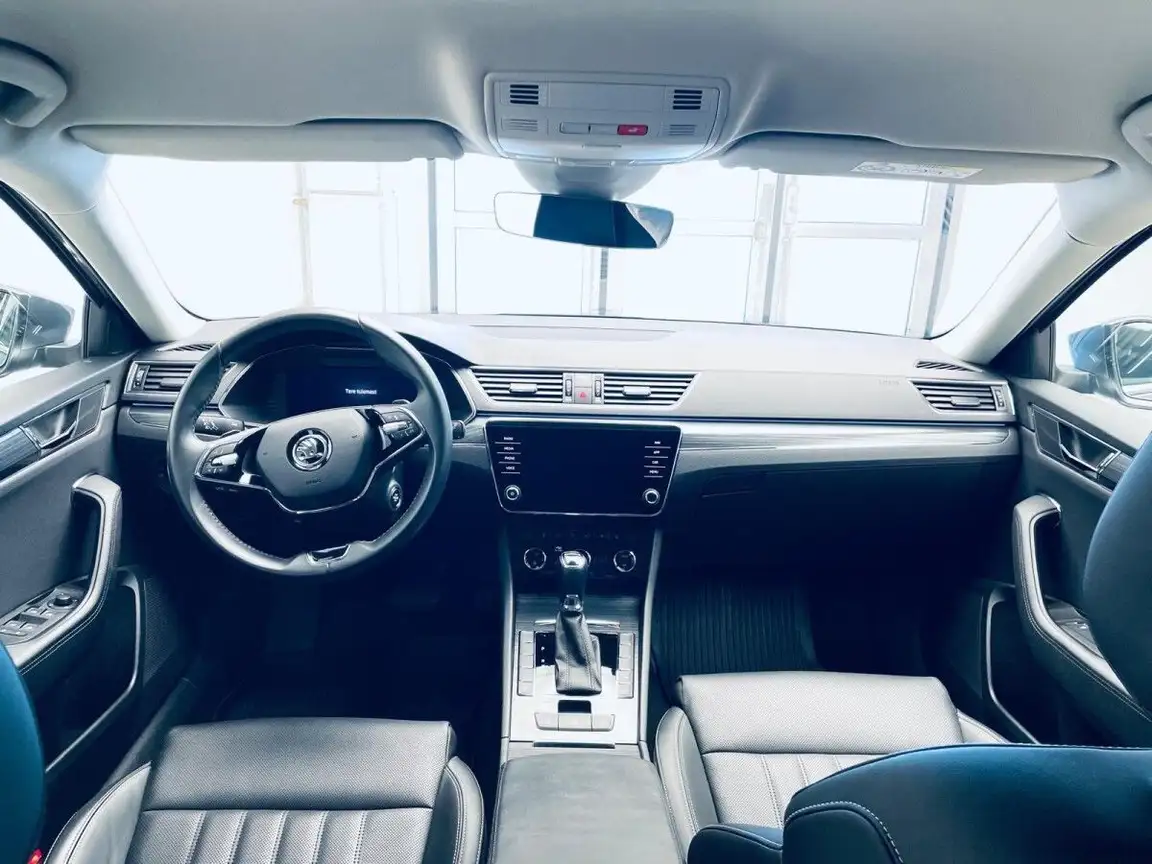 SKODA SUPERB