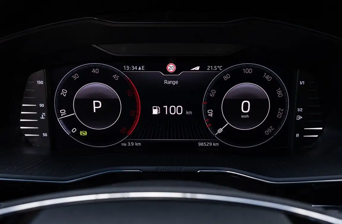 SKODA SUPERB