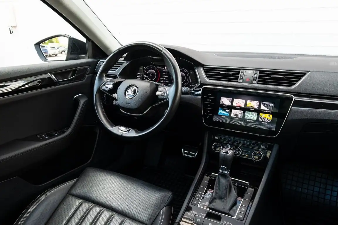 SKODA SUPERB