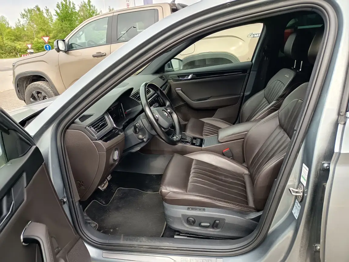 SKODA SUPERB