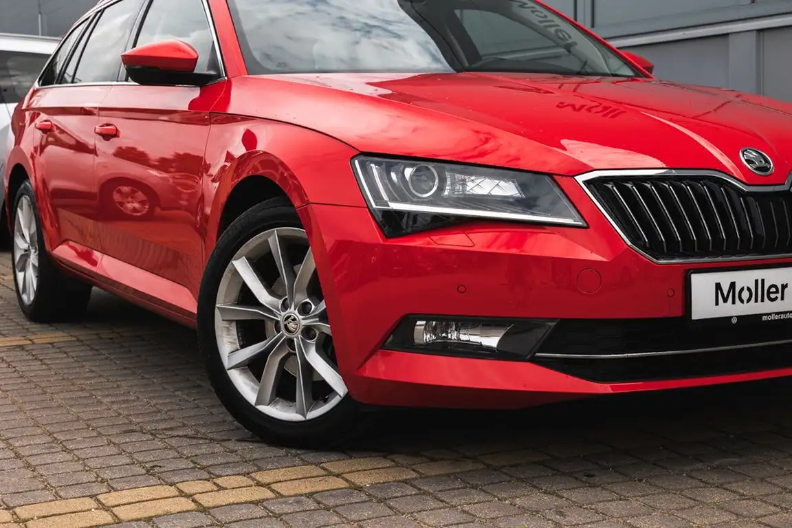 SKODA SUPERB
