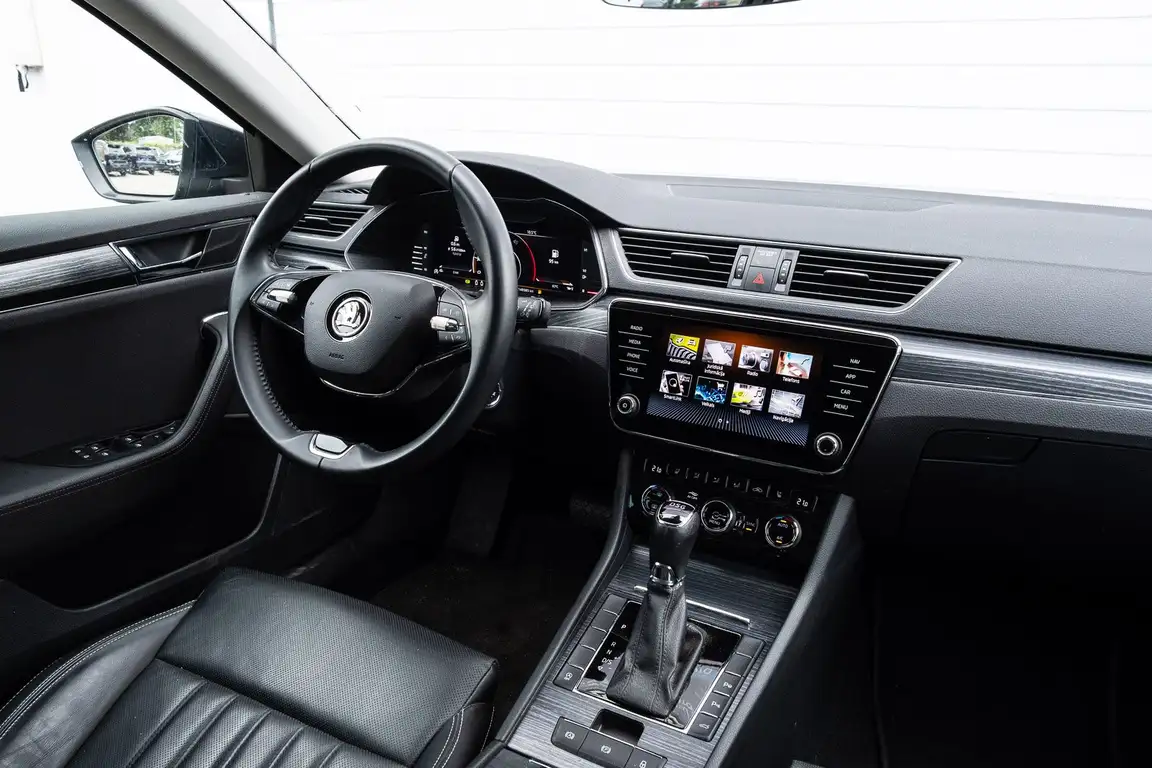 SKODA SUPERB