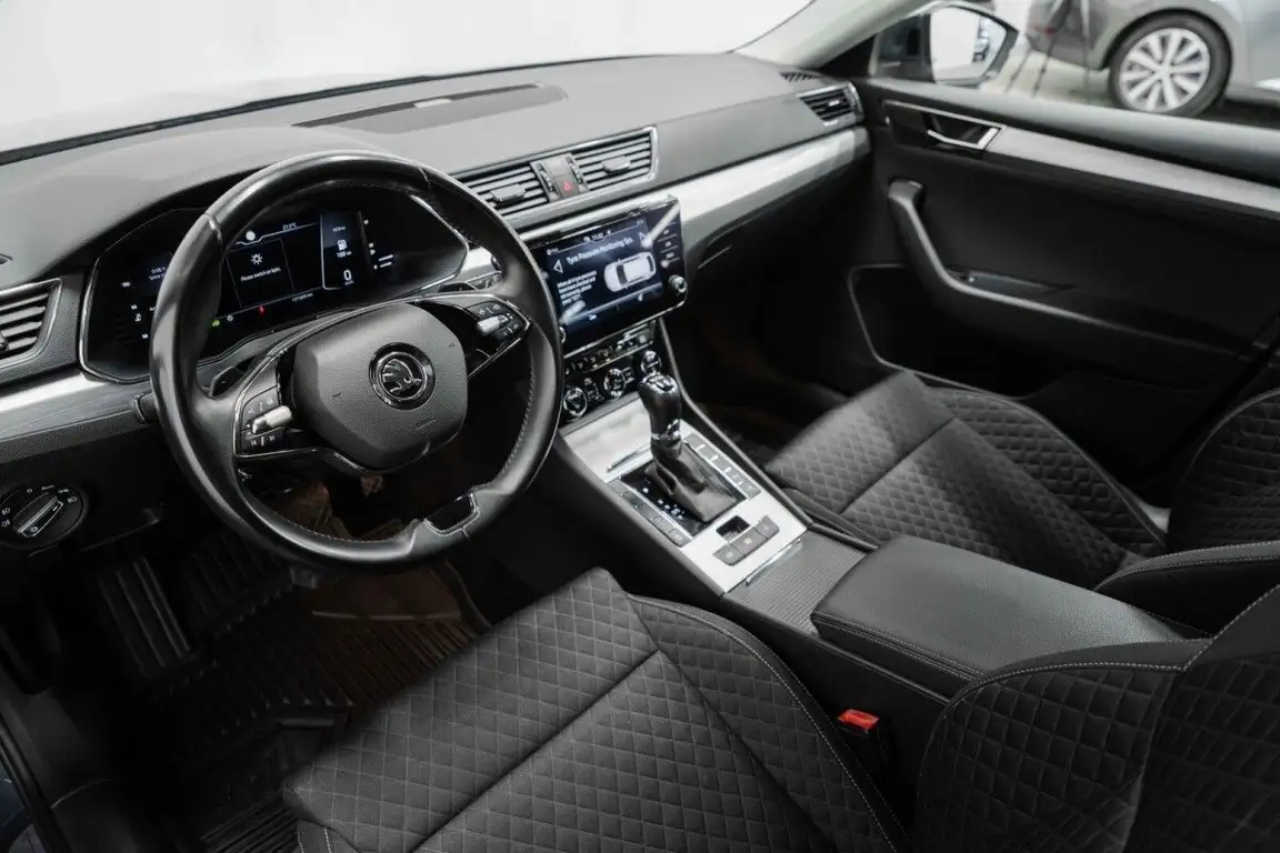 SKODA SUPERB