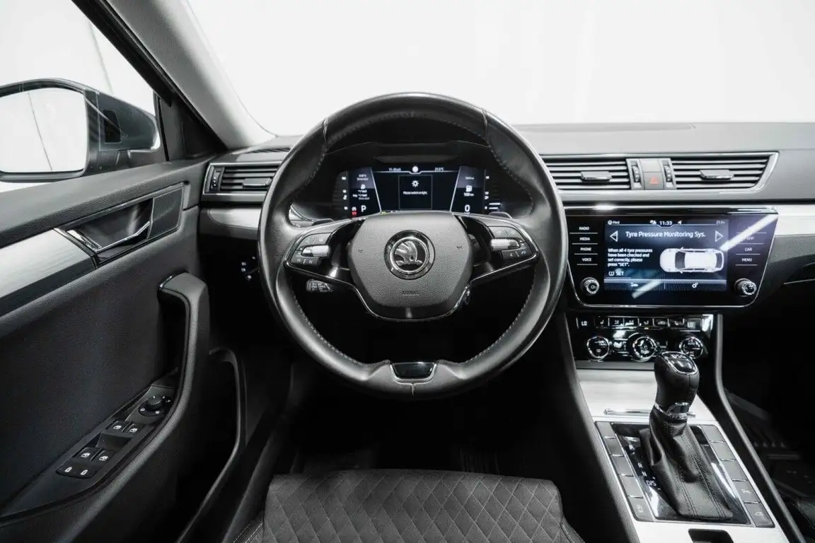 SKODA SUPERB