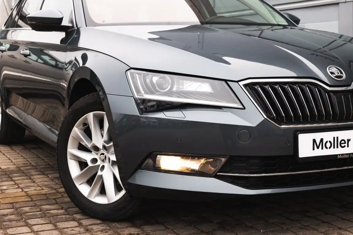 SKODA SUPERB